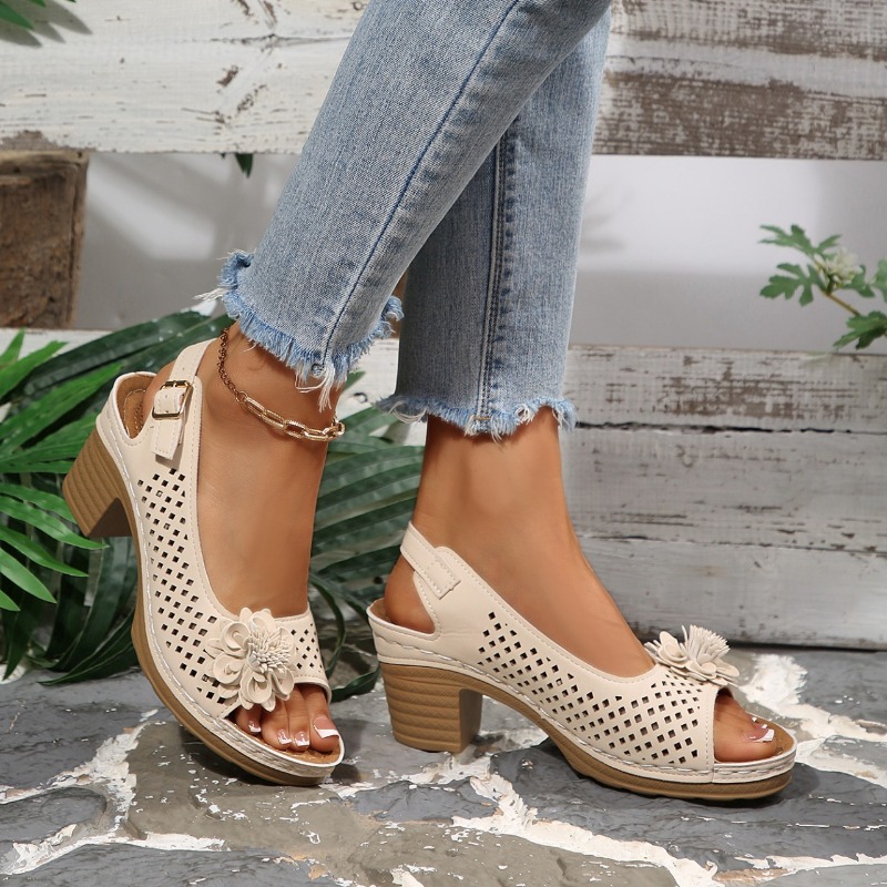 صنادل نسائية بكعب سميك صيف 202 - مراجعة Ankle Strap Attachment وسعره