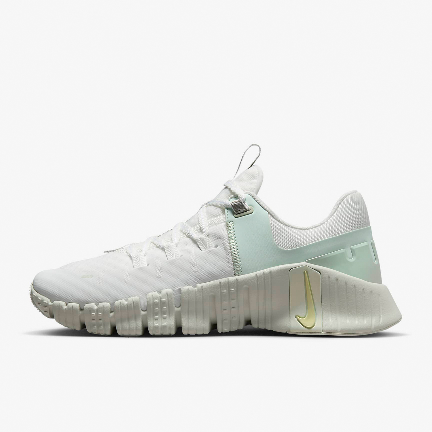 حذاء تدريب نسائي أصلي من Nike  - مراجعة Nike Shoes Free Metcon 5 وسعره