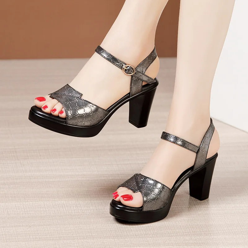 أحذية نسائية أنيقة جديدة بكعب  - مراجعة Ankle Strap Attachment وسعره